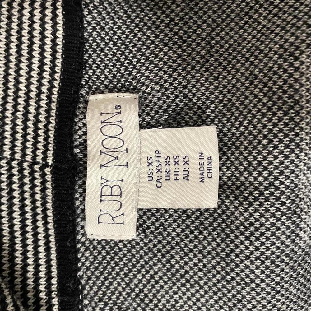 Long Patterned Cardigan Layered Intersection - image 4